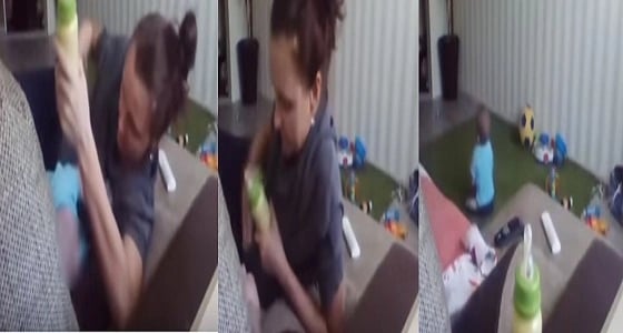 بالفيديو.. مربية تعذب طفل رضيع وتضربه بهستيريا
