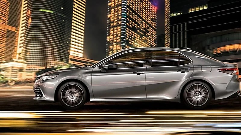 بالصور.. مواصفات سيارة تويوتا كامري 2022 في المملكة