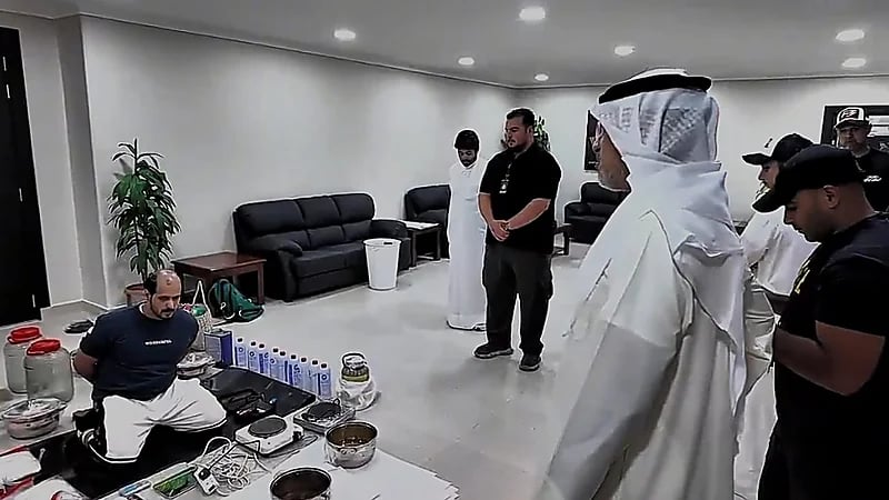 مكافحة المخدرات الكويتية تضبط مروّجًا بارزًا لمادة الشبو .. فيديو
