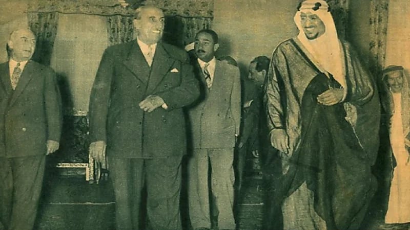 صورة نادرة توثق لقاء الملك سعود مع رئيس سوريا للتشاور حول أزمة الأردن