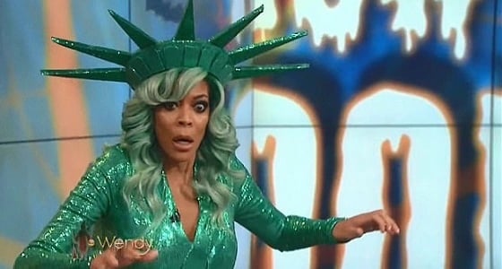 بالفيديو.. ويندي ويليامز تفقد وعيها على الهواء