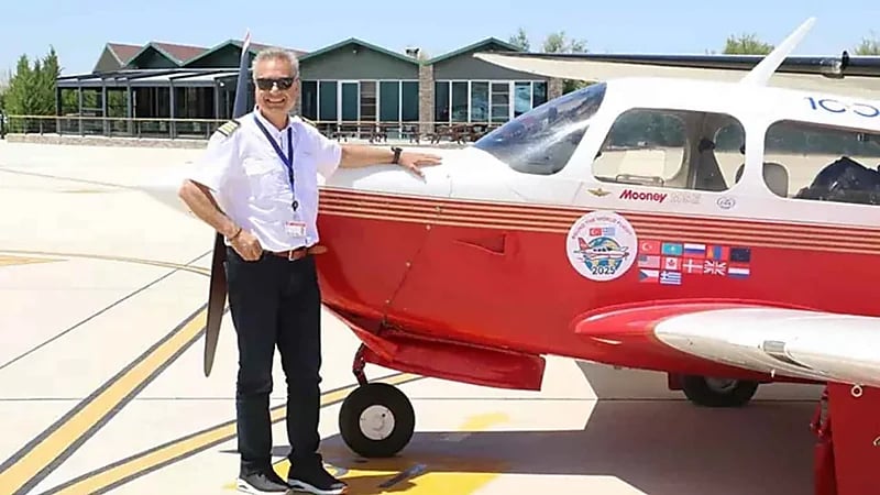 وفاة طيار تركي بعد دقائق من انطلاق رحلته حول العالم.. فيديو