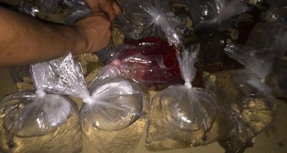 الإطاحة بـ 3 أفارقة لترويجهم العرق المسكر في جازان