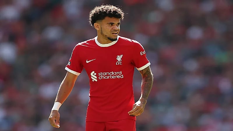 ليفربول يتمسك بلويس دياز ويرفض عروض بايرن ميونيخ وبرشلونة