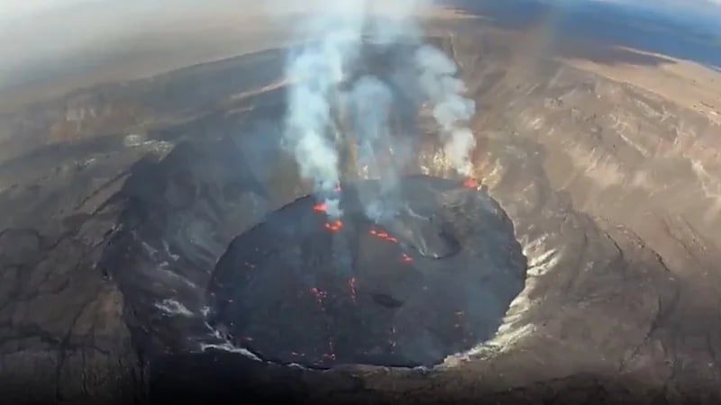 سقوط مسن داخل بركان نشط