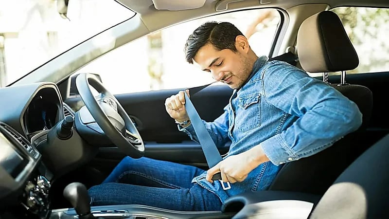 تاريخ وأنواع أحزمة الأمان بالسيارات