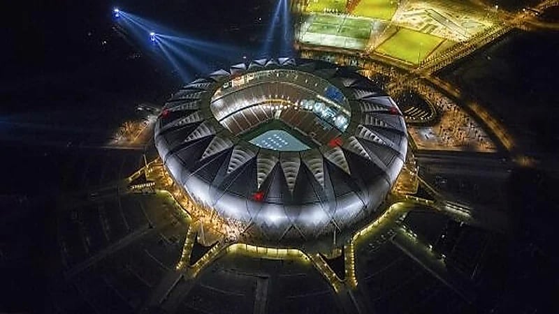 توجيهات بإزالة الأسياج الحديدية بين مدرجات وملاعب المملكة