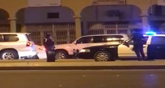 فيديو| " ساطور " بحوزة فتاة وسط شارع في بريدة