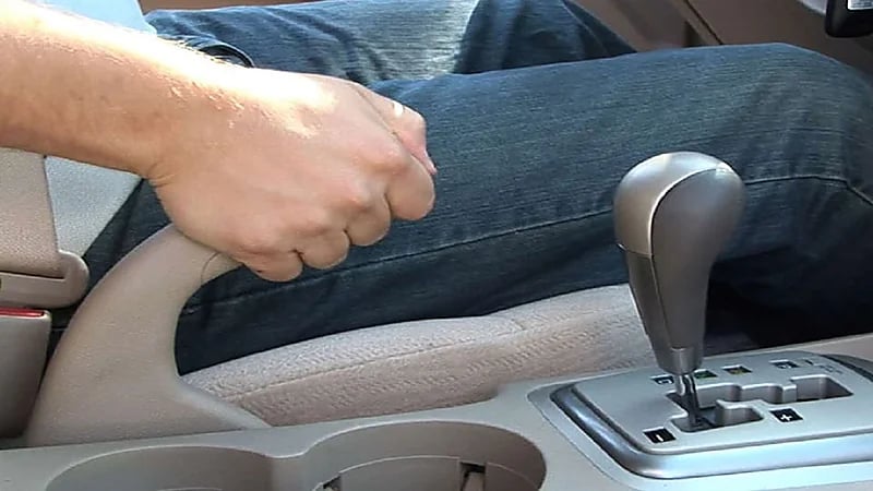 "التآكل والاعوجاج" من أسباب صدور أصوات مزعجة من فرامل السيارة