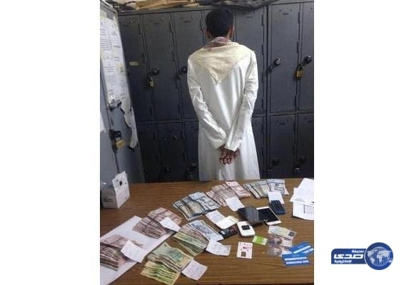 بالفيديو.. ركاب محتجزين داخل طائرة سعودية لمدة ساعتين بدون تكييف