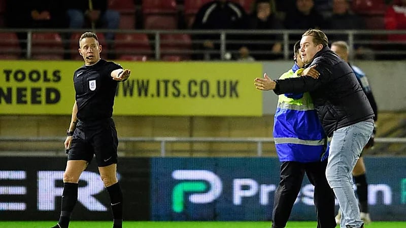 إلغاء مباراة بدوري الدرجة الثالثة الإنجليزي بسبب حالة طبية طارئة