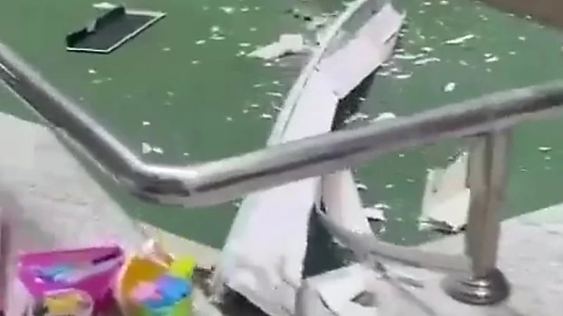 شاهد .. اللقطات الأولى لآثار الهزة الأرضية في إحدى المدارس بمنطقة الباحة