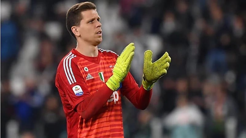 النصر يرفض التعاقد مع الحارس البولندي تشيزني