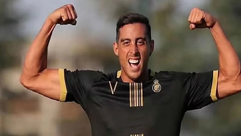 كروز أزول المكسيكي يطلب شراء راميرو فونيس موري