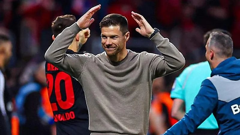 إيقاف ألونسو مدرب ليفركوزن