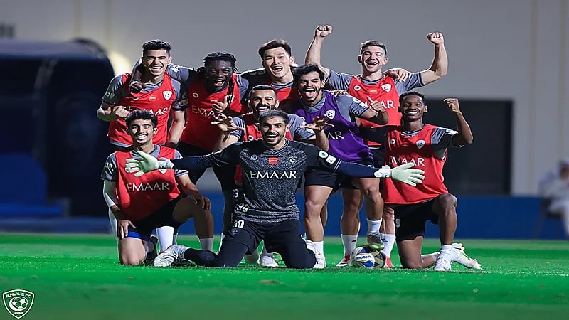 الاستقلال الإيراني يستعد للهلال بسباعية إماراتية