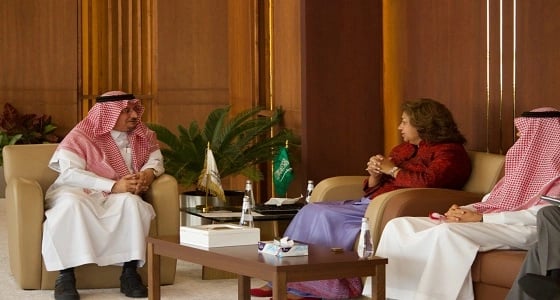 مدير جامعة حفر الباطن يستقبل القنصل الأمريكي راتشنا كورهونن