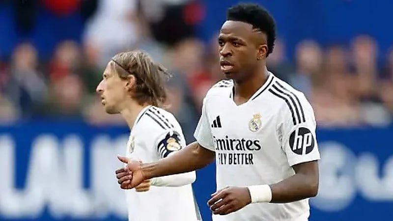 جماهير برشلونة تهاجم فينيسيوس