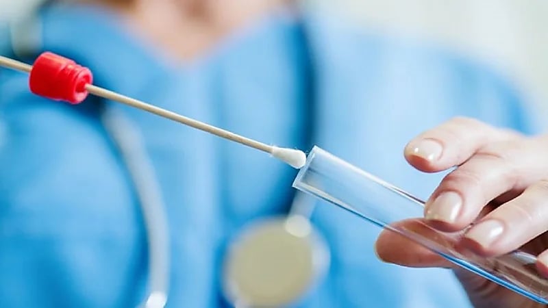 الصحة: بقايا كورونا سبب استمرار إيجابية نتائج الفحص بعد التعافي