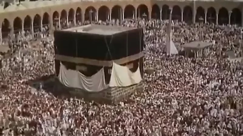 مقطع نادر لـ طواف الوداع في موسم الحج قبل 50 عامًا
