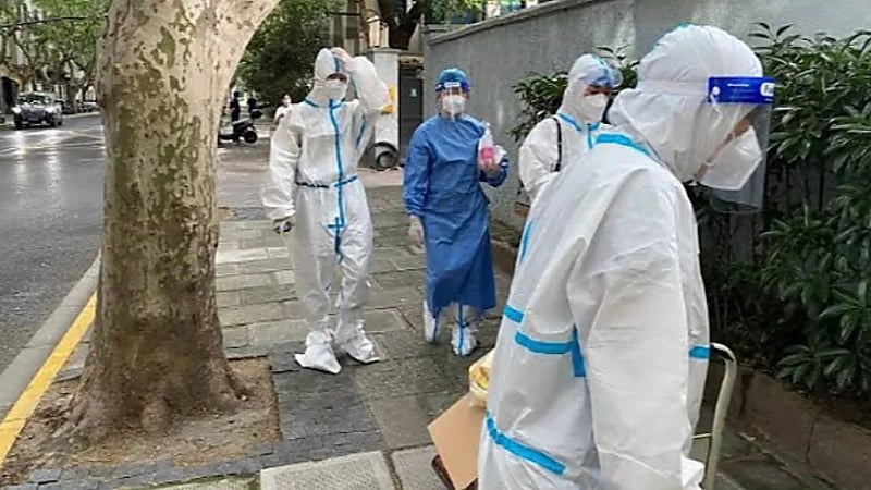 لماذا لم يصب البعض بكورونا حتى الآن رغم انتشار الجائحة بشكل كبير ؟