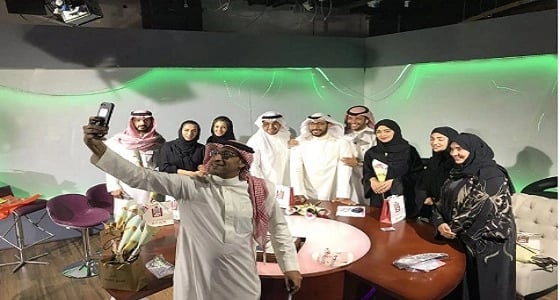 مدير القناة السعودية يعلق على قرار سعودة المذيعات بـ " سيلفي "