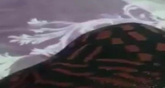 الشرطة تستدعي الفتاة المعنفة من أبيها في عسير