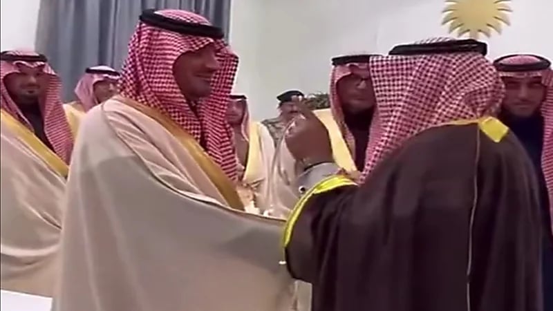 والد أحد الشهداء لوزير الداخلية: "كلنا فداء للوطن" (فيديو)