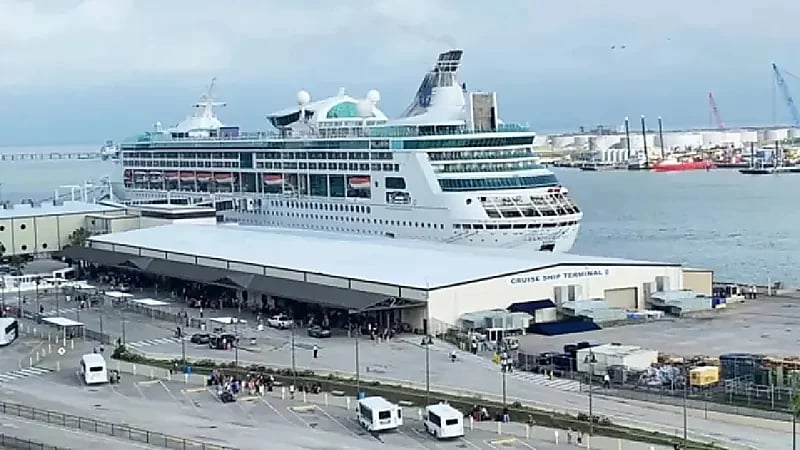 مرض غامض يصيب مئات السياح على متن سفينة واحدة