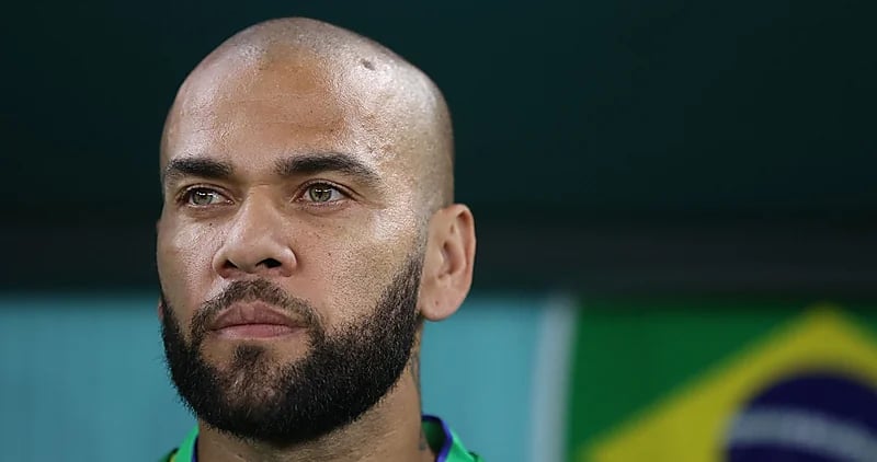 زوجة داني ألفيس تتراجع عن الطلاق ليثبت براءته