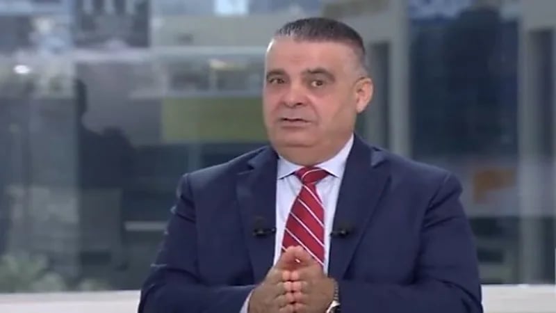 شاهد.. مختص يتحدث عن حل للتكدس داخل الطائرة 