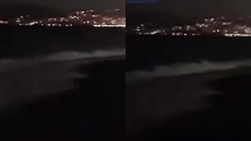 مؤذن في غزة يجهش بالبكاء أثناء رفعه آذان الفجر .. فيديو