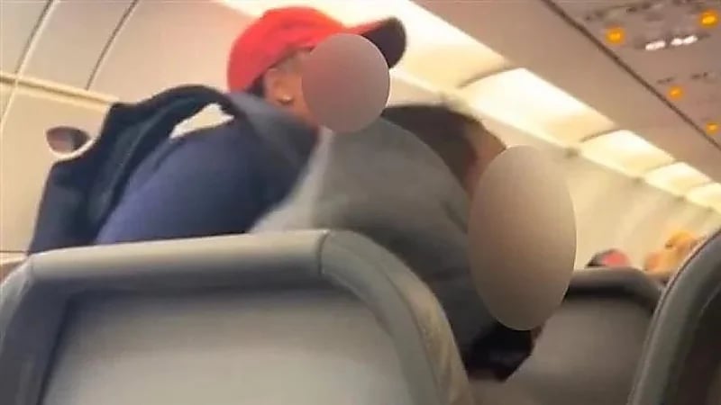 إخلاء طائرة ركاب عند إقلاعها بسبب إصرار زوجين على عدم دفع رسوم الأمتعة