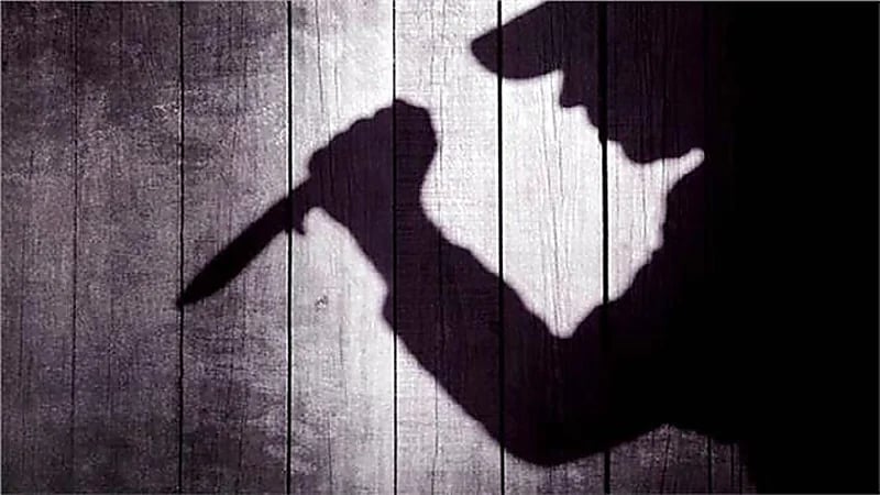 رجل يقتل سيدة مسنة طعنًا طمعًا في سرقتها لشراء المخدارات