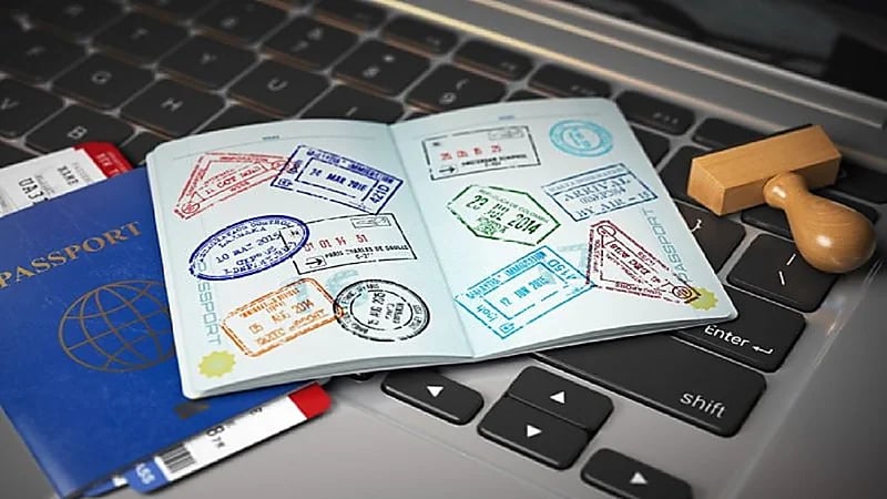 الإمارات تمنح الإقامة الذهبية لأوائل الثانوية العامة وأسرهم