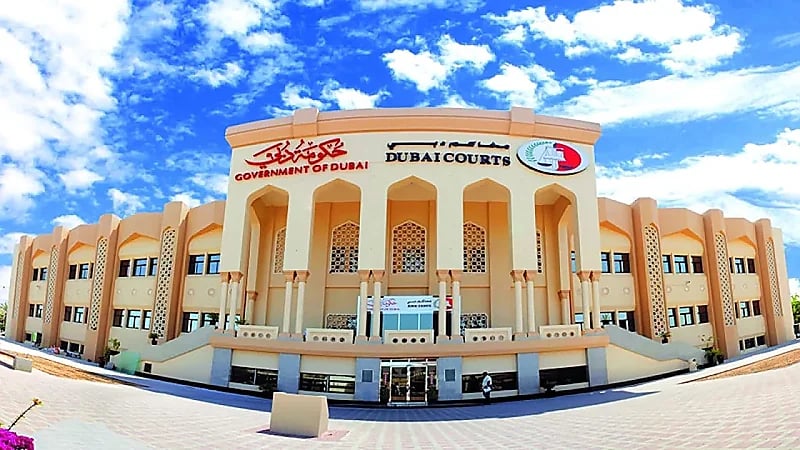 ابن يلاحق والديه قضائيًا والمحكمة تُلزمه بسداد ملايين الدراهم لهما