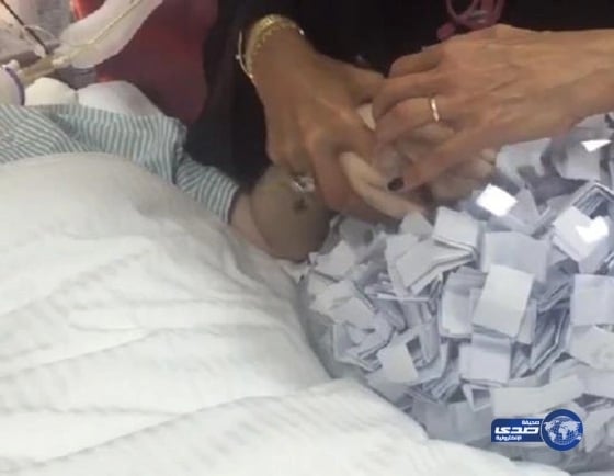 استشارية توضح أسباب تساقط الشعر وطرق علاجه "فيديو"