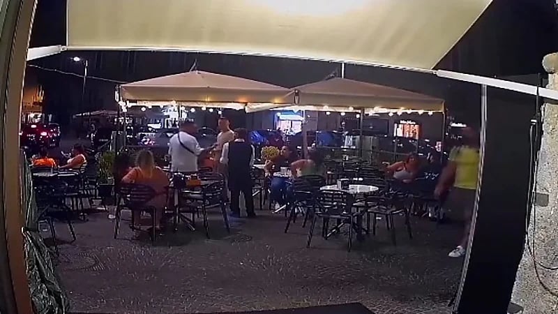 شاهد.. لص يعيد ساعة لصاحبها بعد سرقتها لسبب غريب