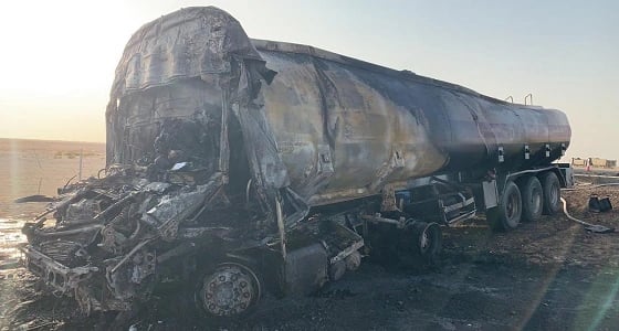 وفاة سائق ناقلة زيت بعد احتراقها بالكامل