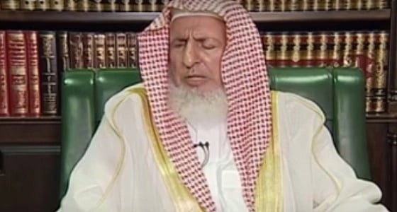 بالفيديو.. رد المفتي على سؤال سيدة عن جلوسها مع أقارب زوجها