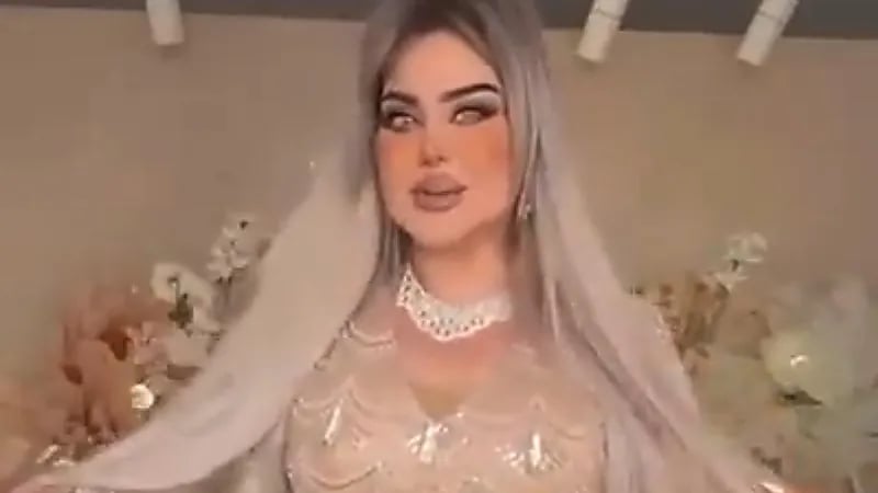 مروة راتب في أول ظهور لها بعد خروجها من السجن .. فيديو