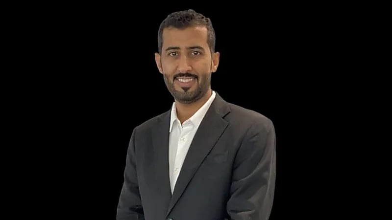 مواطن يقدم براءة اختراع في تطوير الخرسانة بمصانع النفط