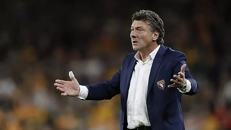 ماتزاري يقترب من قيادة العين الإماراتي خلفًا لـ "كريسبو"