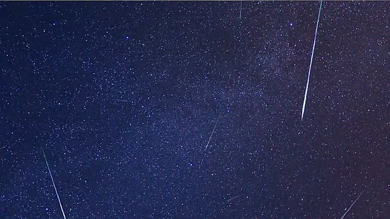 فلكية جدة: شهب التنينيات تزين سماء المملكة اليوم