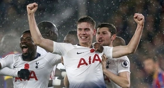 " بوكيتينو " يعترف بخطأه بعدم تسجيل " فويث " بقائمة توتنهام لدوري الأبطال