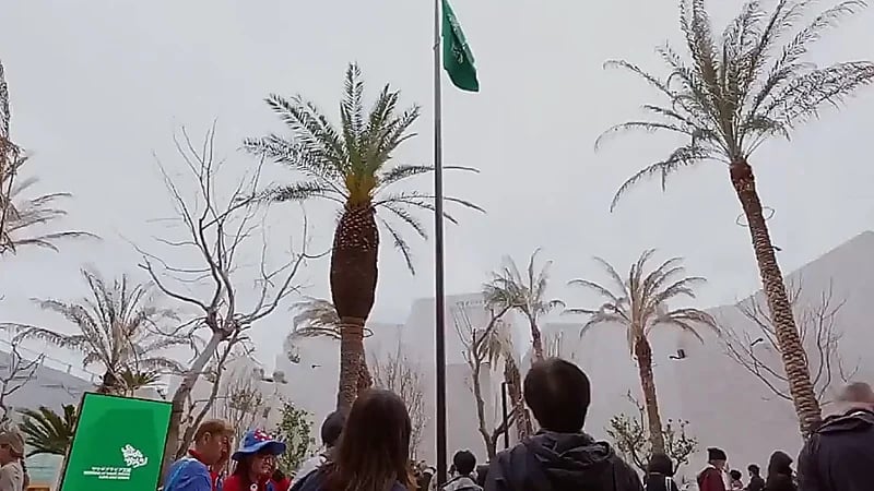 رفع علم المملكة إيذانًا بافتتاح الجناح السعودي في إكسبو 2025 أوساكا .. فيديو
