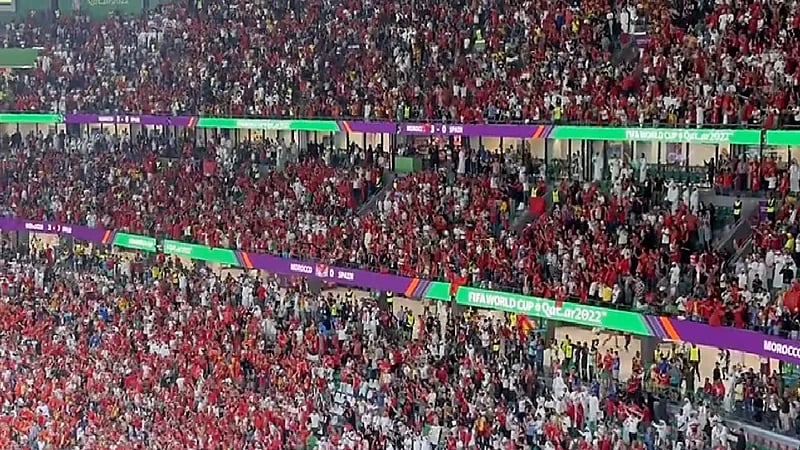 شاهد .. فرحة جماهير المغرب بالفوز التاريخي والتأهل لربع نهائي المونديال