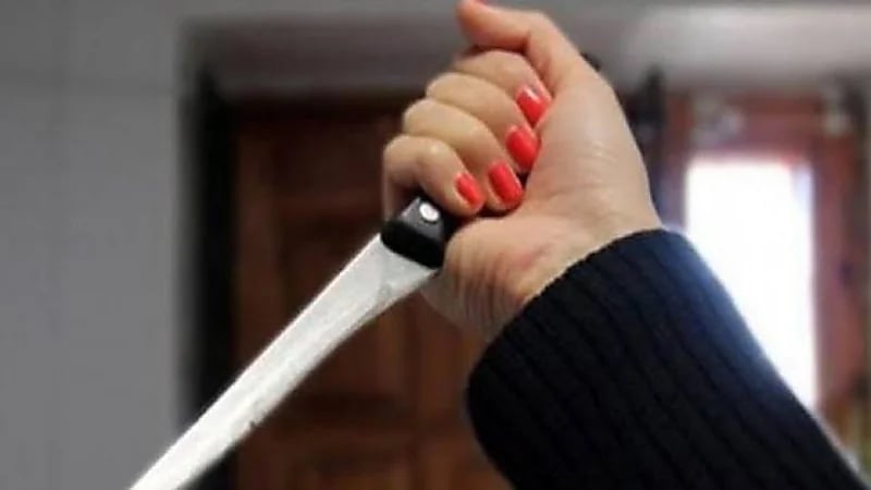 امرأة وزوجها تقطعان جسد عشيقها لأشلاء لمحاولته اغتصاب ابنتهما