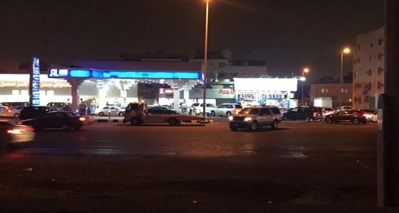 بالصور.. ازدحام محطات جدة للفوز بالتسعيرة القديمة من أسعار البنزين