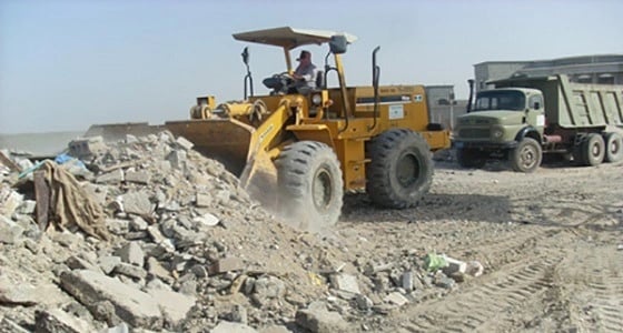 رفع 864 مترًا مكعبًا من الأنقاض لعدد من قرى القطيف